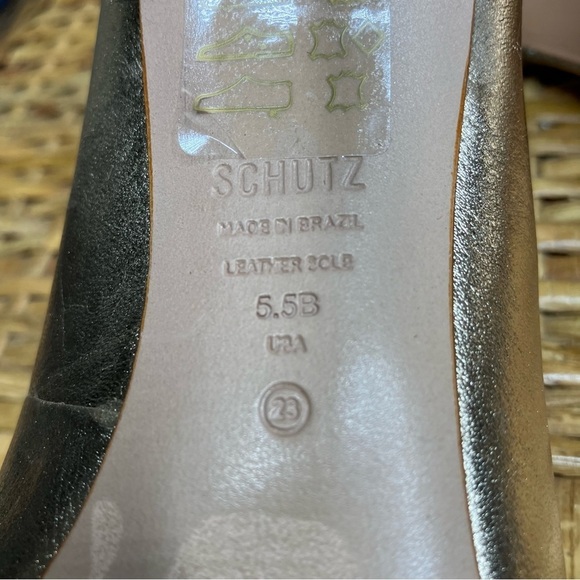 Shcutz Gold Pumps - Picture 7 of 8